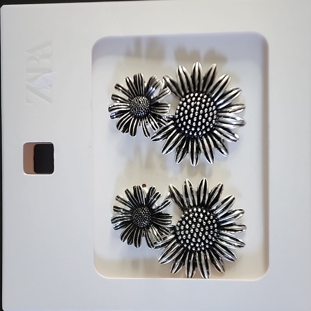 ZARA Double Flower Earrings - Picture 6 of 13